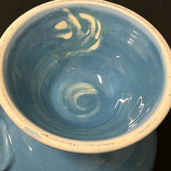 80’S Pottery mug signed pedestal colorful pastels. - Picture 9 of 10